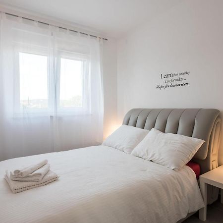 Apartments Residence Romance Pinezici  Ngoại thất bức ảnh