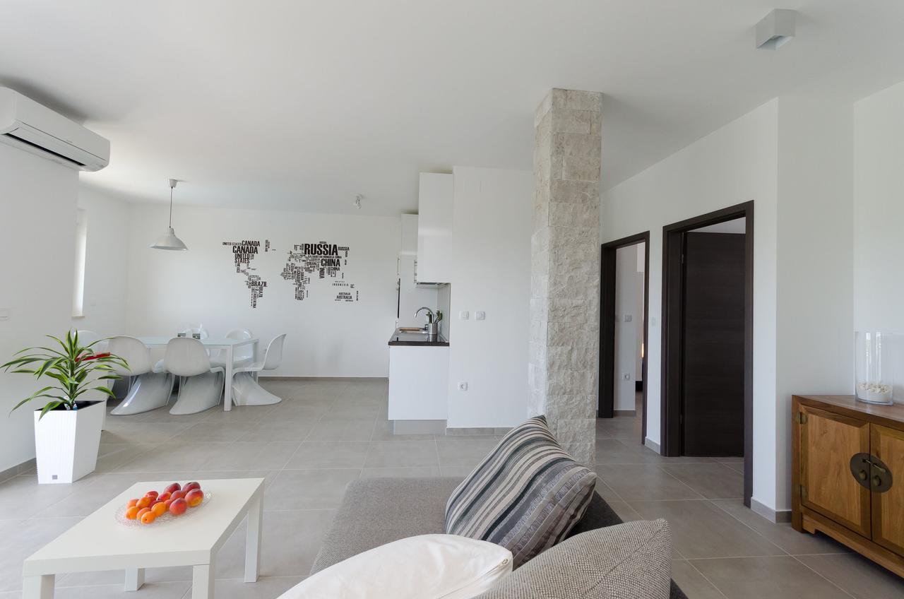 Apartments Residence Romance Pinezici  Ngoại thất bức ảnh