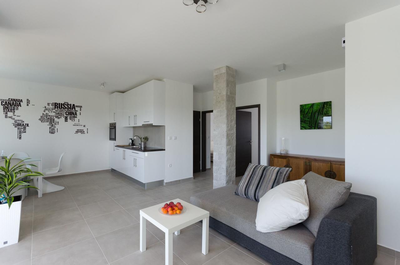 Apartments Residence Romance Pinezici  Ngoại thất bức ảnh