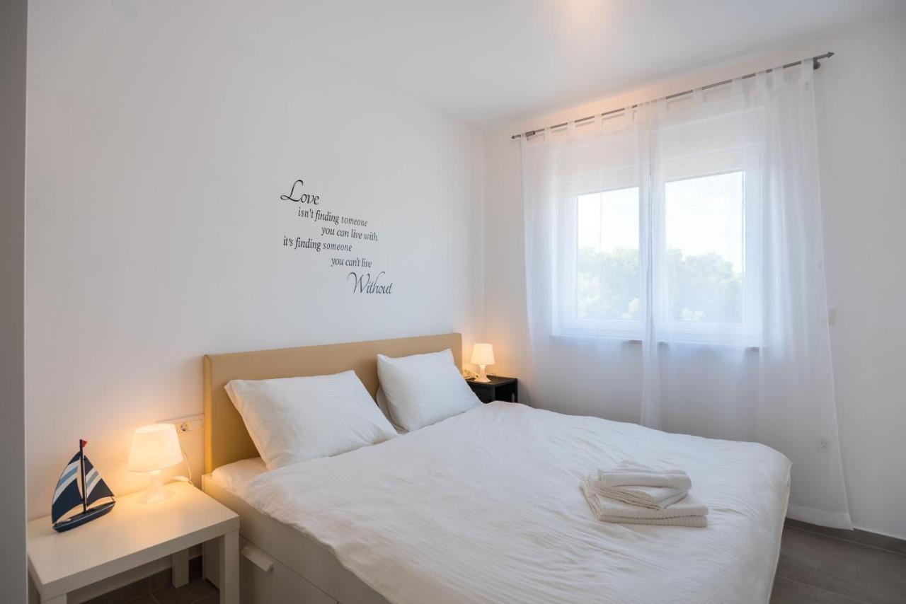 Apartments Residence Romance Pinezici  Ngoại thất bức ảnh